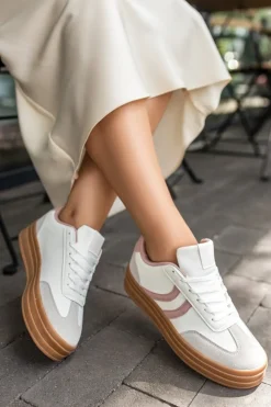 Clearance Białe niskie trampki Leila - różowo-białe Sneakersy