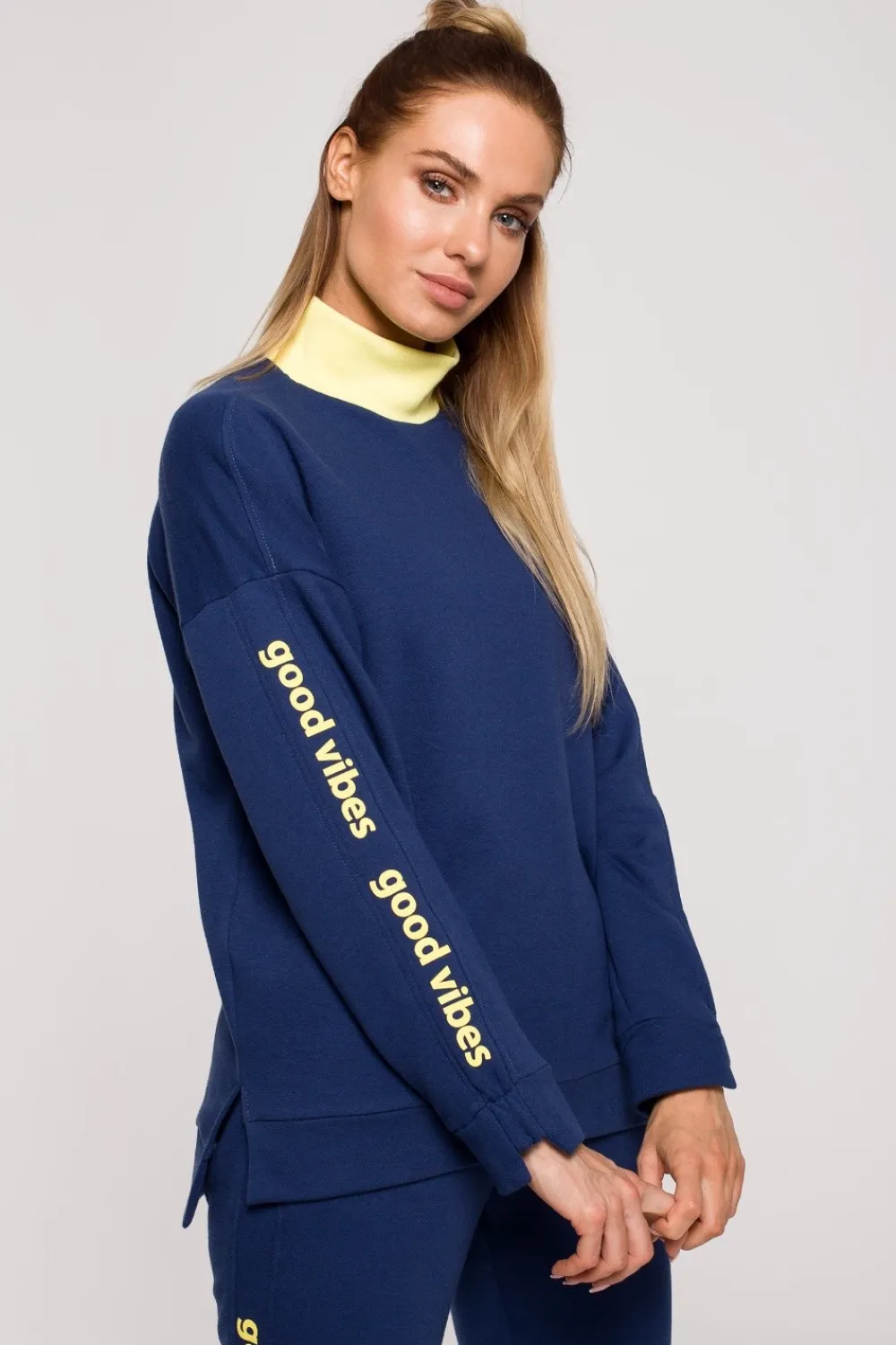 Outlet Buza daka z ogo good vibe - atraentowa Odzież Casualowa|Bluzy