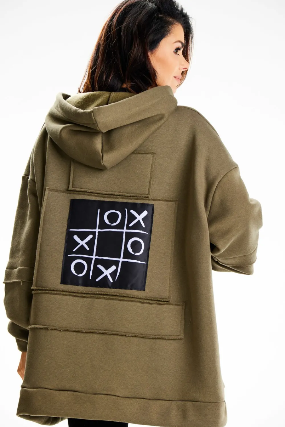 Online Bluza damska z ozdobnymi naszywkami - khaki Odzież Casualowa|Dobry Skład