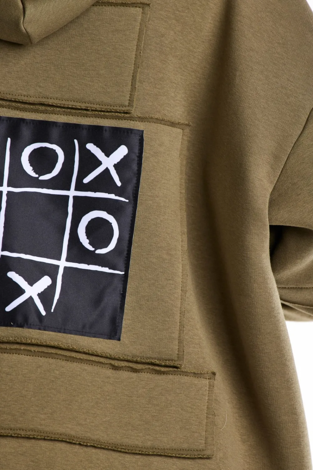 Online Bluza damska z ozdobnymi naszywkami - khaki Odzież Casualowa|Dobry Skład