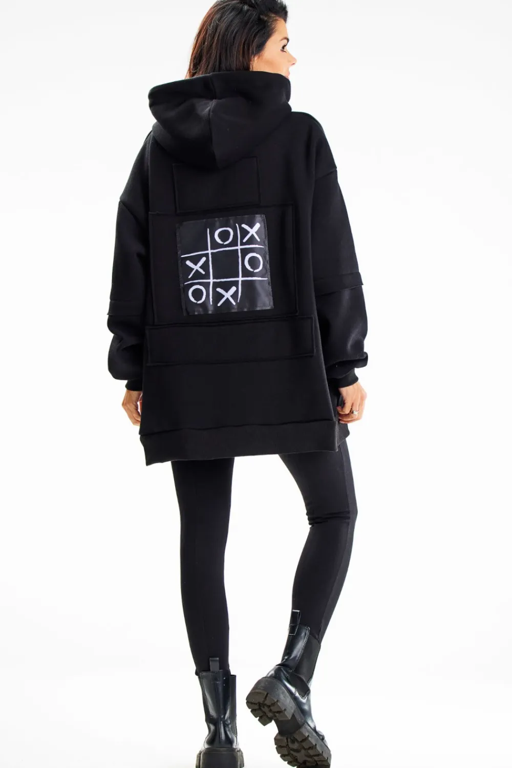 Best Bluza damska z ozdobnymi naszywkami - czarna Odzież Casualowa|Dobry Skład