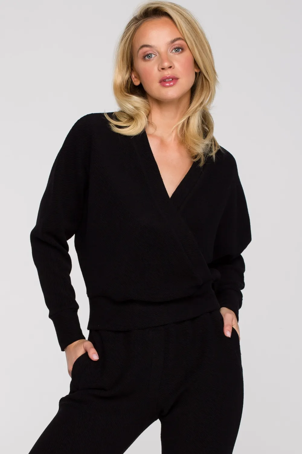Online Buza z kopertowy dekote - czarna Odzież Casualowa|Bluzy