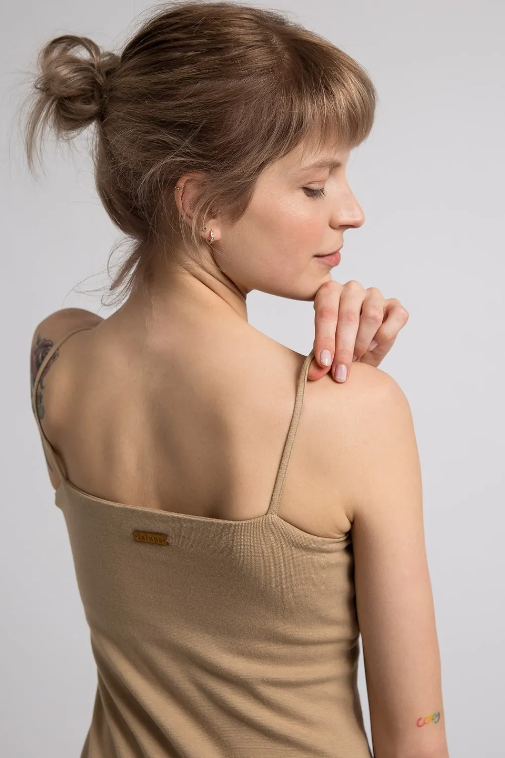 Outlet Body na cienkich raiączkach - cappuccino Body|Odzież Casualowa