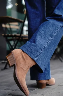 Hot Buty do kostek na grubym obcasie Abner - brązowe Botki