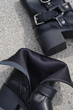 Sale Buty do kostek na grubym niskim obcasie Abelia - czarne Botki