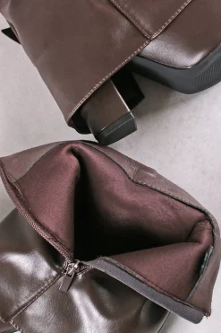 Online Buty do kostek z ozdobną klamrą Dorottea - brązowe Botki