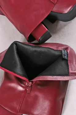 Buty do kostek z ozdobną klamrą Dorottea - bordowe Botki