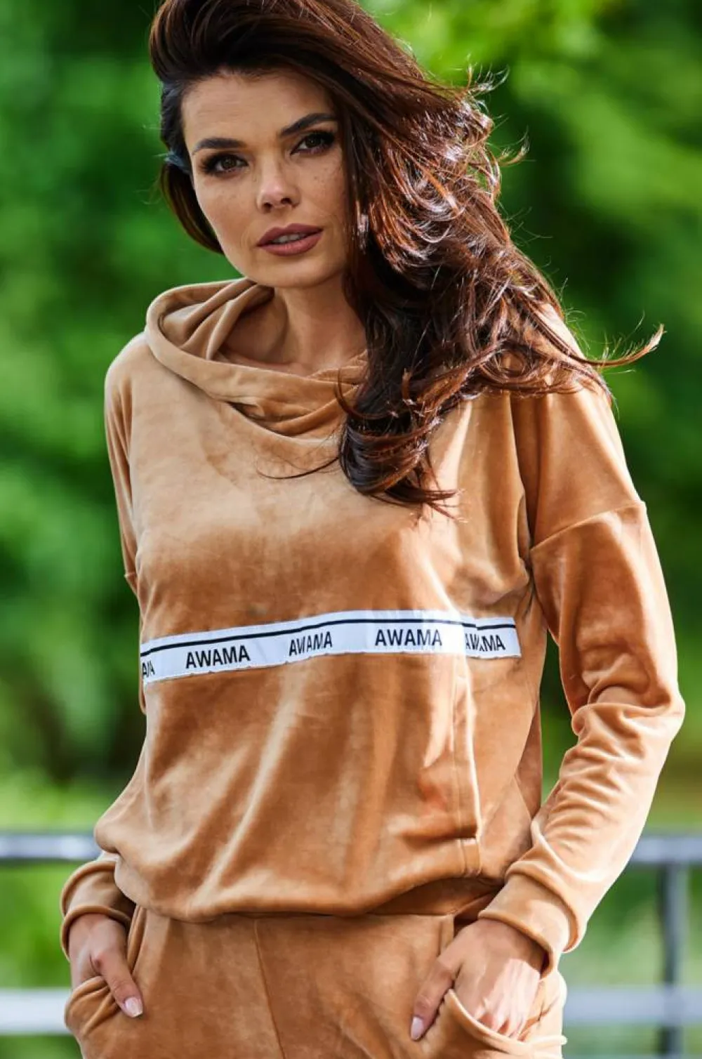 Ciepła buza z weuru - beżowa Odzież Casualowa|Bluzy