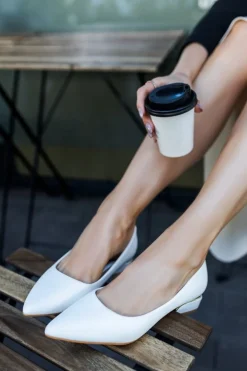 Discount Czółenka na grubym obcasie Kaely - białe Czółenka|Buty