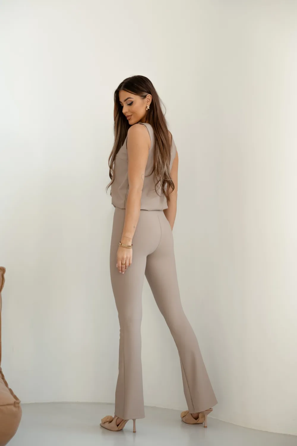 Hot Dopaowane egginy prążkowane z nogawką typu bootcut - cappuccino Odzież Casualowa|Spodnie