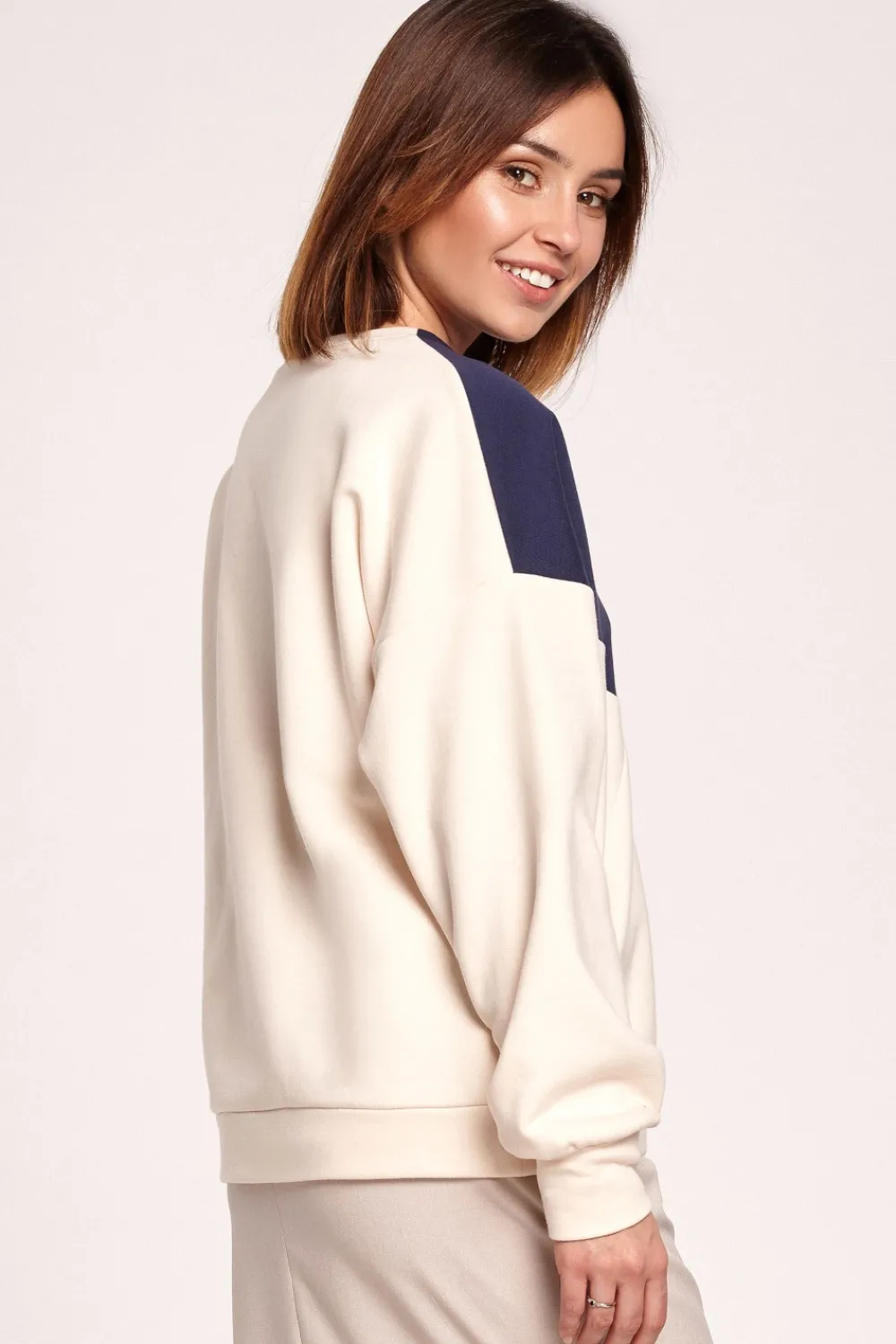 Discount Dwukolorowa bluza o luźnym kroju - model 2 Bluzy