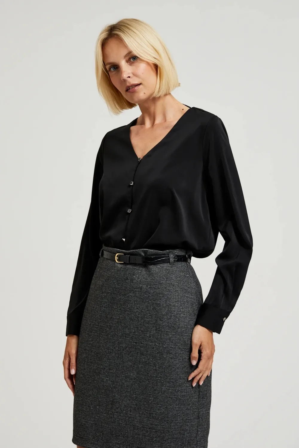 Clearance Eegancka buzka z dekote w erek i guzikai - czarna Bluzki