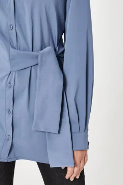 Sale Elegancka koszula wiązana w pasie - jeansowa Koszule