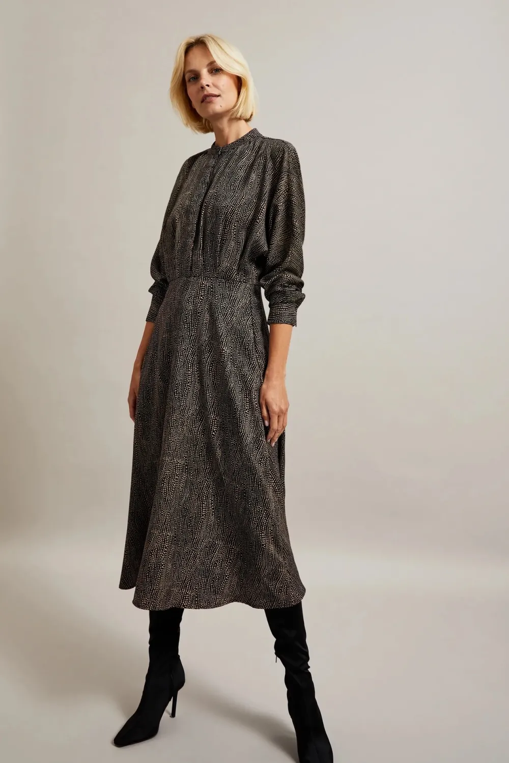 Clearance Elegancka sukienka midi w drobne kropki - czarna Sukienki