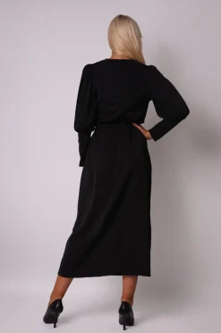 Online Elegancka sukienka z rozcięciem na nogę - czarna Sukienki Wieczorowe|Sukienki