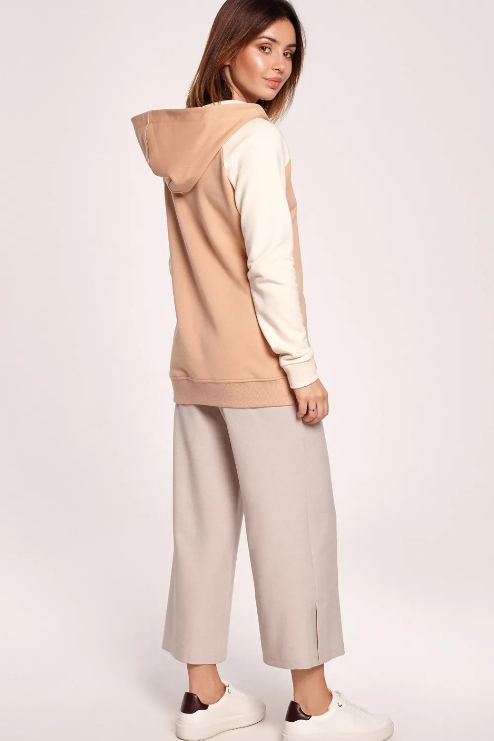 Hot Kolorowa bluza z zamkiem - model 4 Bluzy