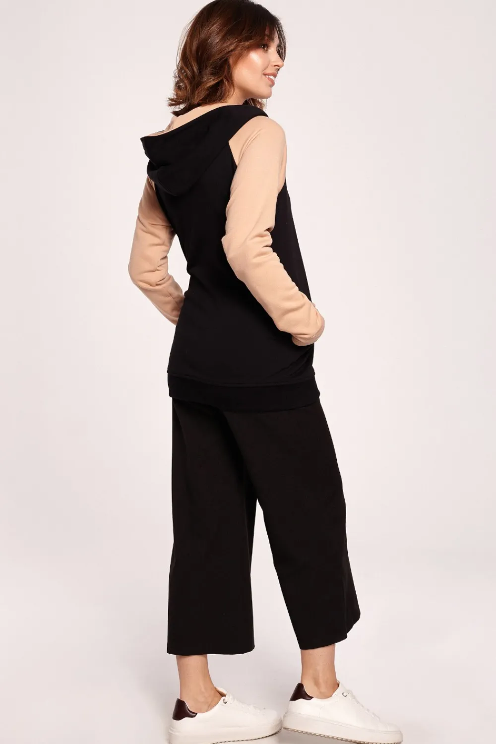 Outlet Kolorowa bluza z zamkiem - model 3 Bluzy