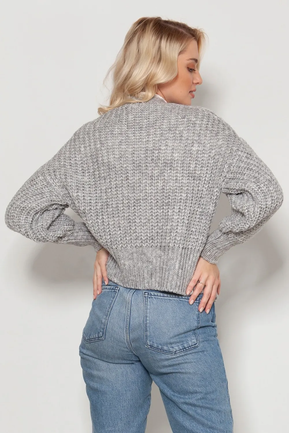 Sale Krótki sweter bez zapięcia - szary Swetry