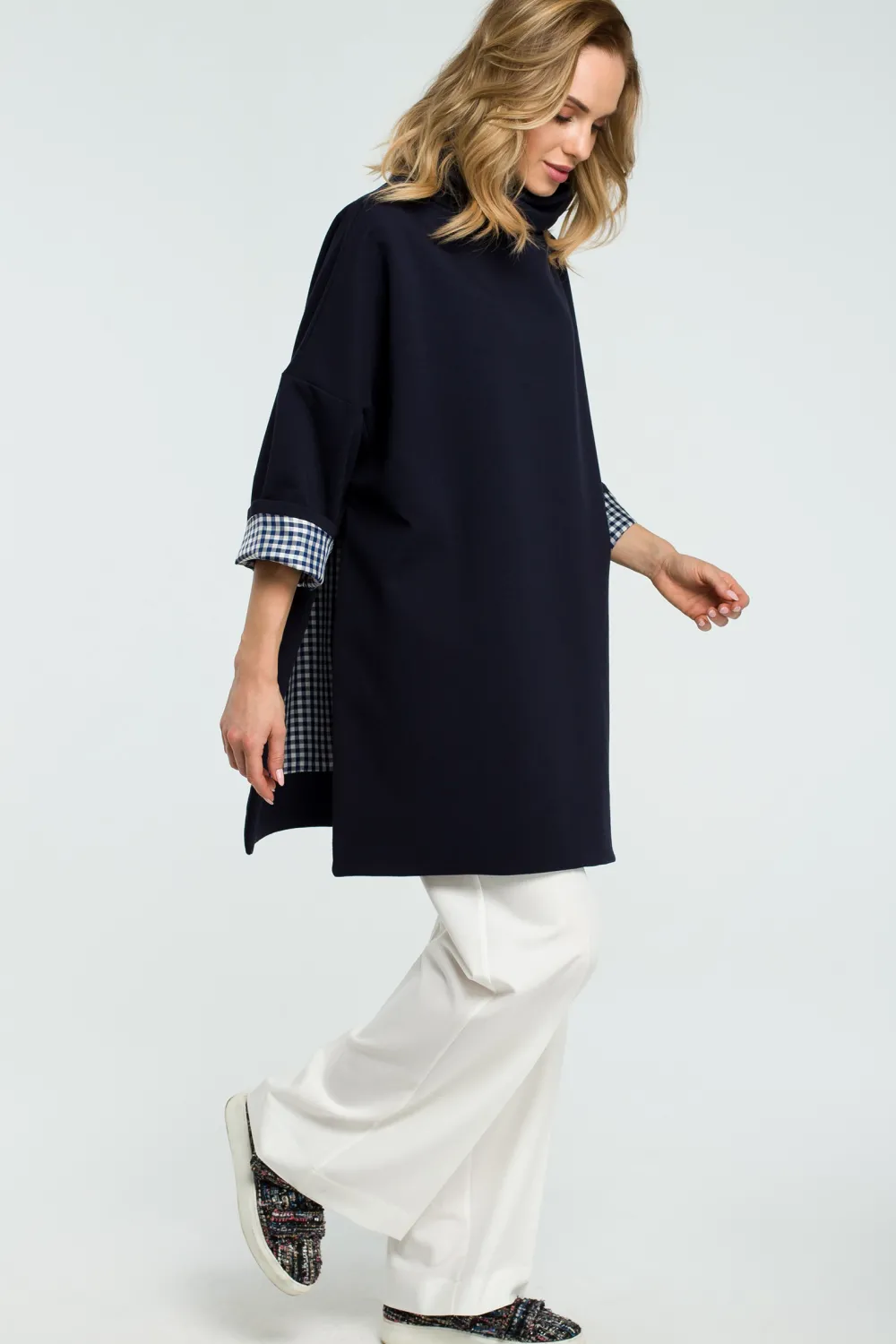 Sale Luźna bluza z wysokim kołnierzem - granatowa Bluzy