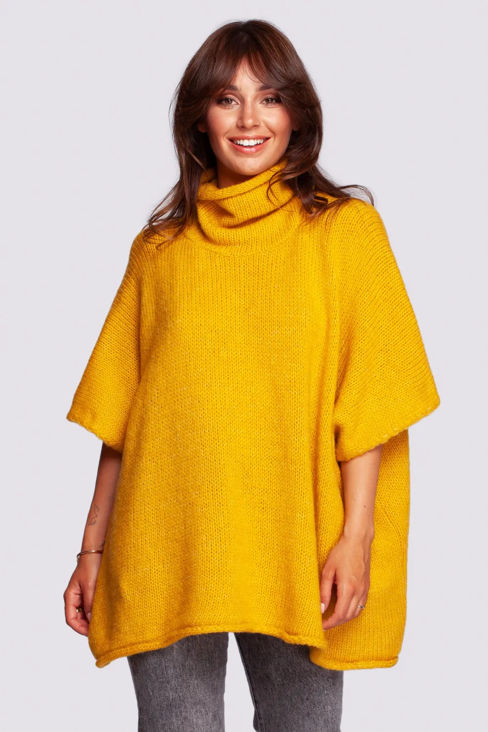 Sale Luźny sweter typu ponczo - miodowy Swetry