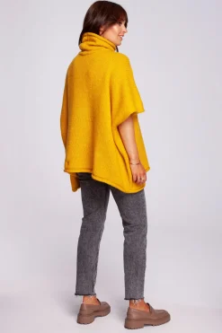 Sale Luźny sweter typu ponczo - miodowy Swetry