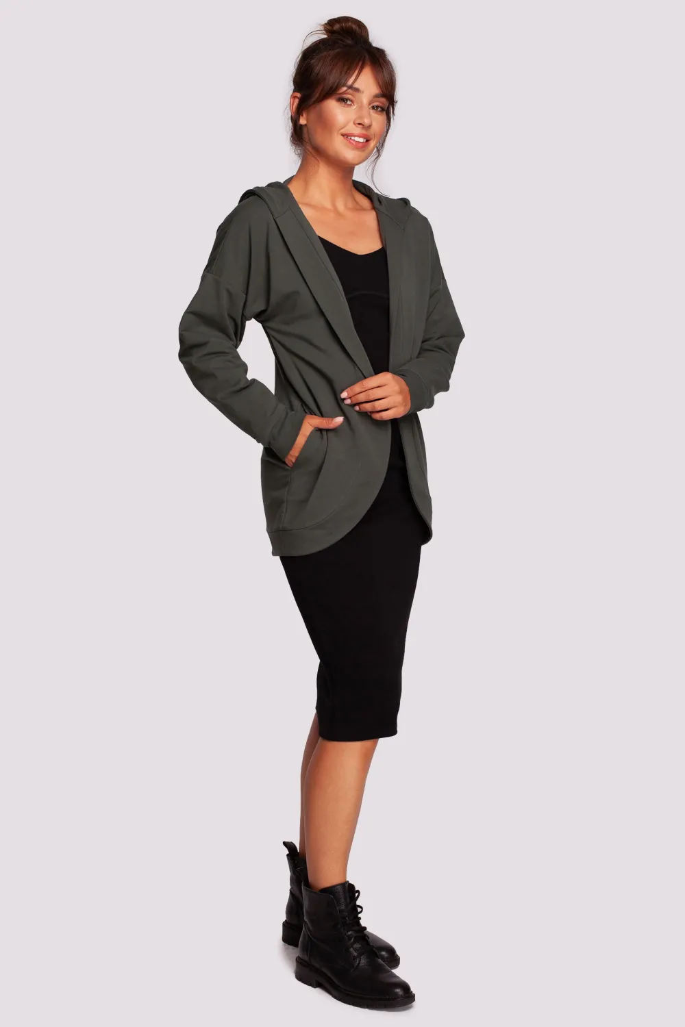 Outlet Niezapinana narzutka z kapture - iitarno-zieona Odzież Casualowa|Bluzy