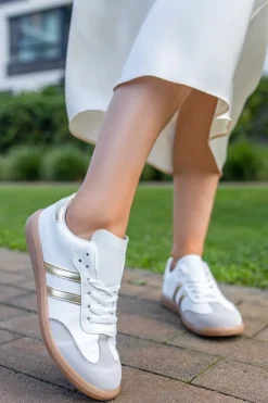 Discount Niskie trampki Bria - białe Sneakersy