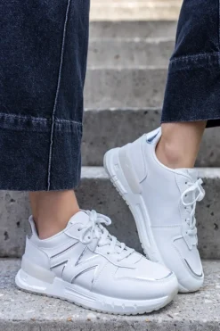 Niskie trampki Crissie - białe Sneakersy