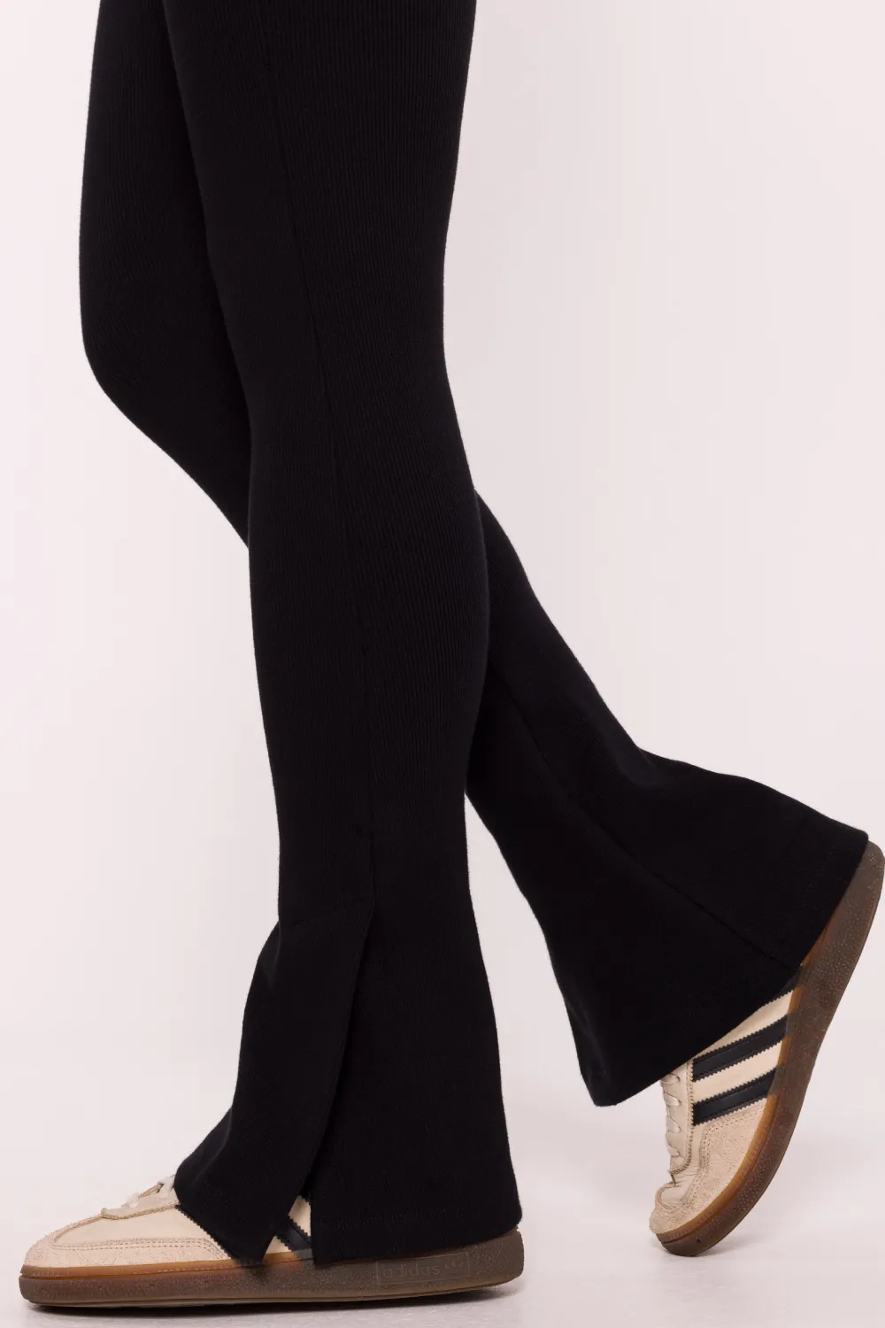 New Prążkowane egginy z rozcięciai – czarne Legginsy|Odzież Casualowa
