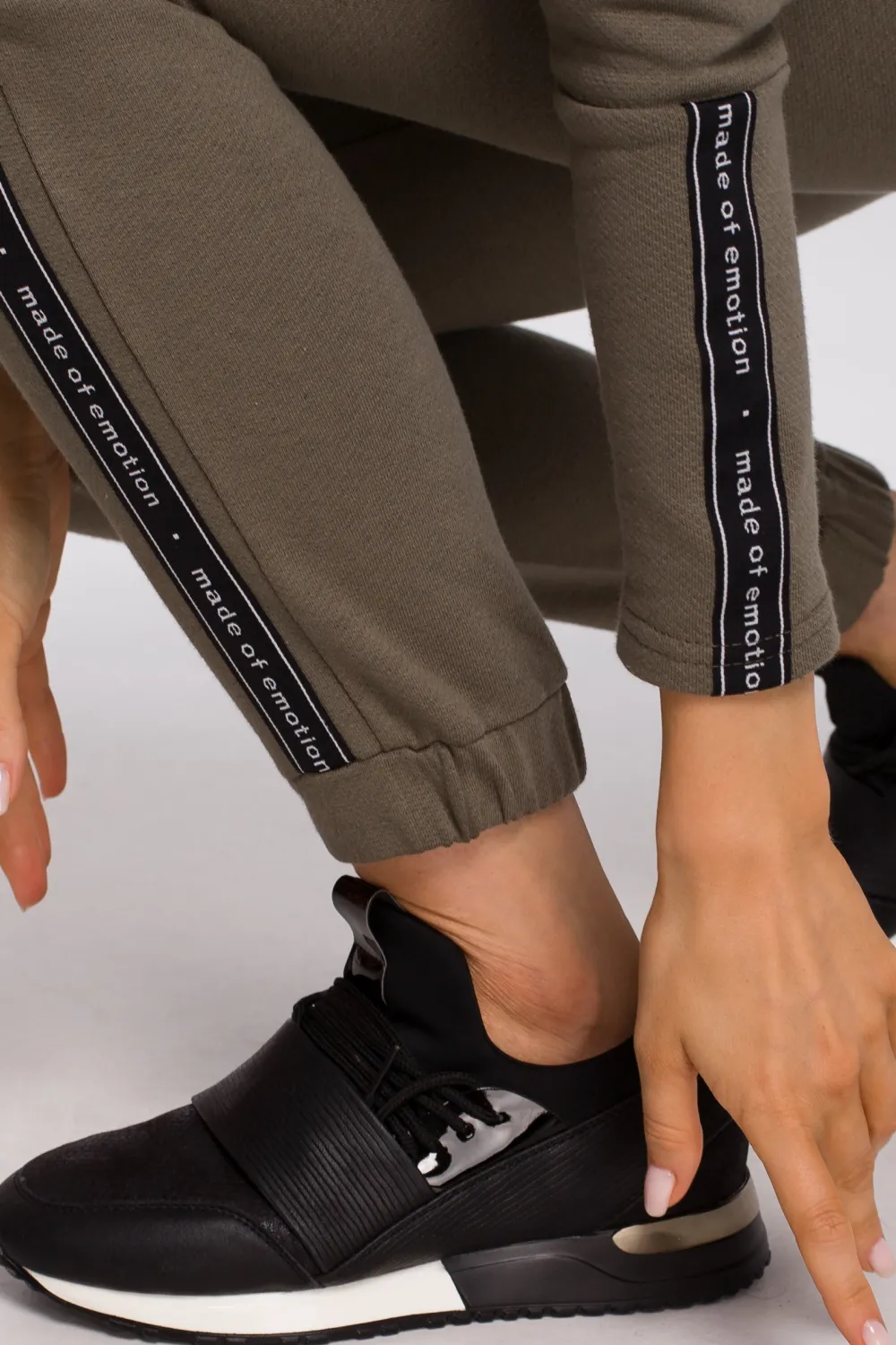 Sale podnie z apae - khaki Odzież Casualowa|Spodnie