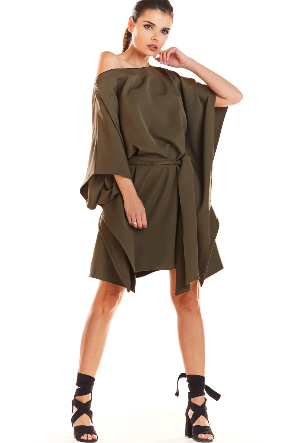 Sukienka oversize z opadającym ramieniem - khaki Dobry Skład|Sukienki