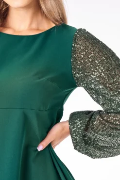 Best ukienka trapezowa ini z cekinowyi rękawai - butekowa zieeń Sukienki