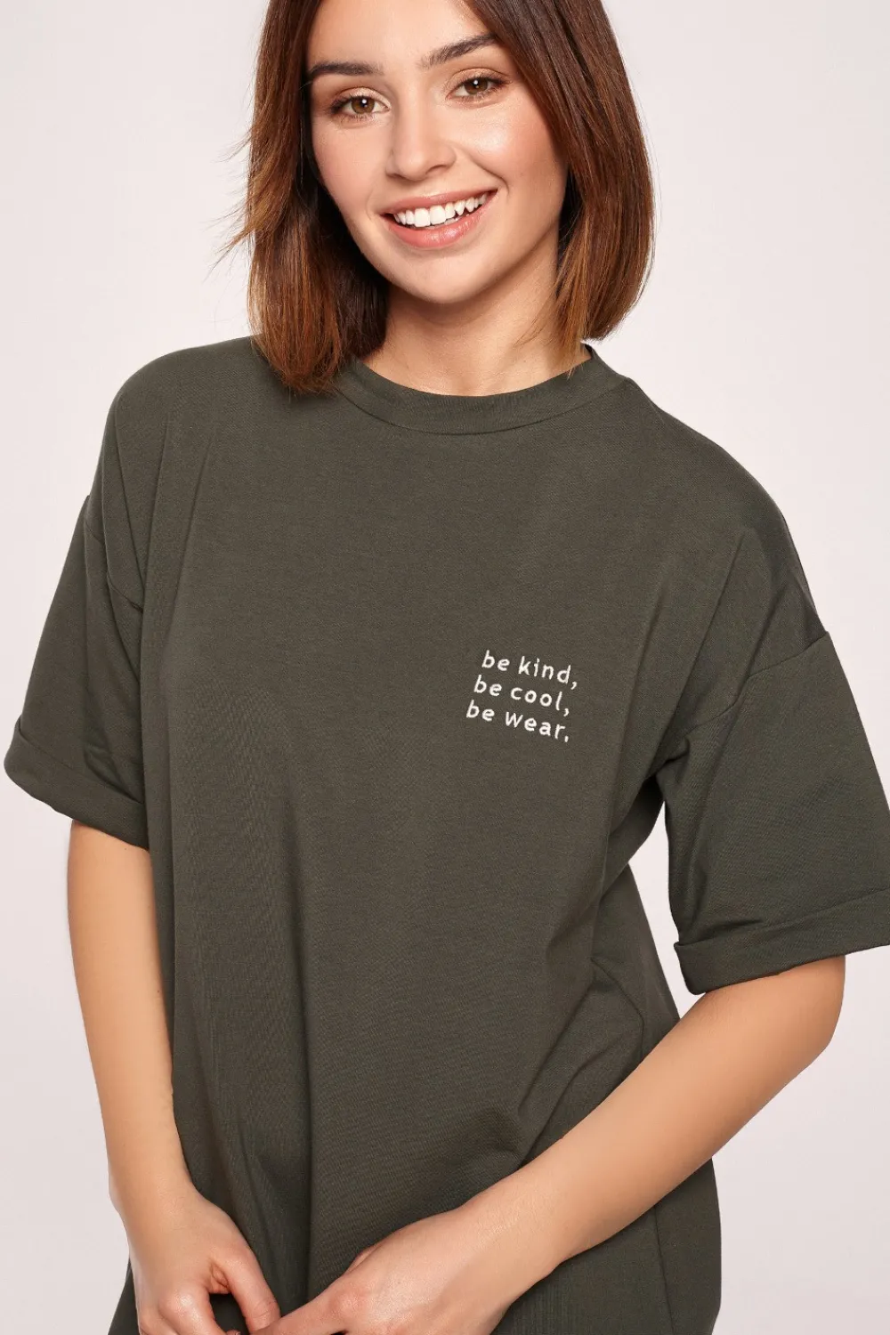 Outlet Sukienka t-shirtowa midi - militarno-zielona Sukienki Dzianinowe|Sukienki