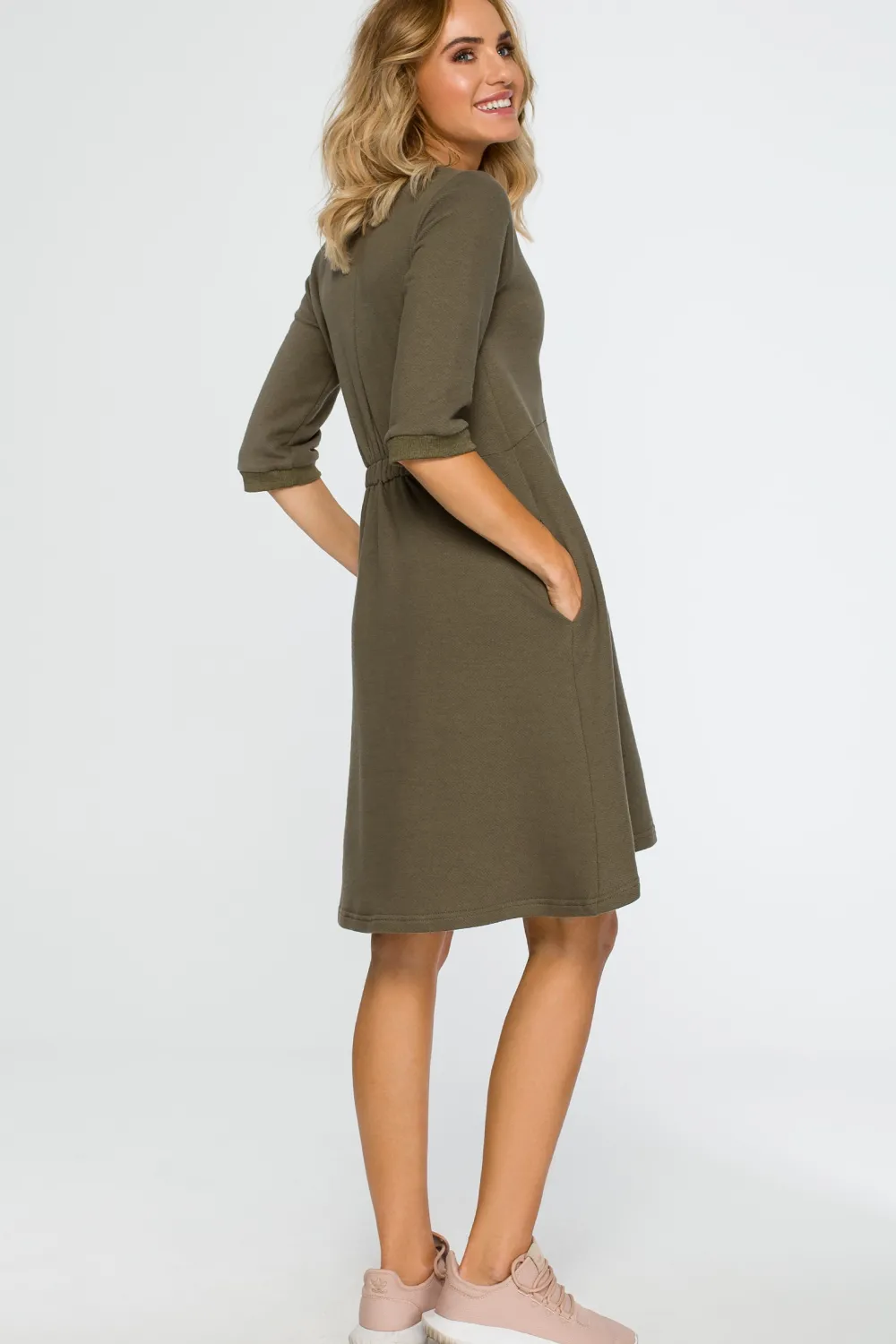 Discount Sukienka z głębokim dekoltem - khaki Sukienki Dzianinowe|Sukienki