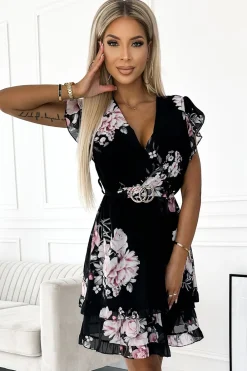 Hot Sukienka z krótkim rękawkiem i falbankami - czarna w róże Sukienki