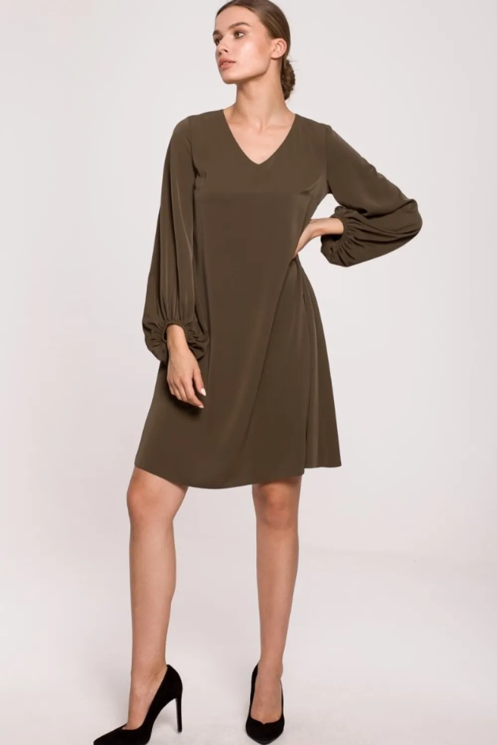 New ukienka z zerokii rękawai i dekote - khaki Sukienki Koktajlowe|Sukienki