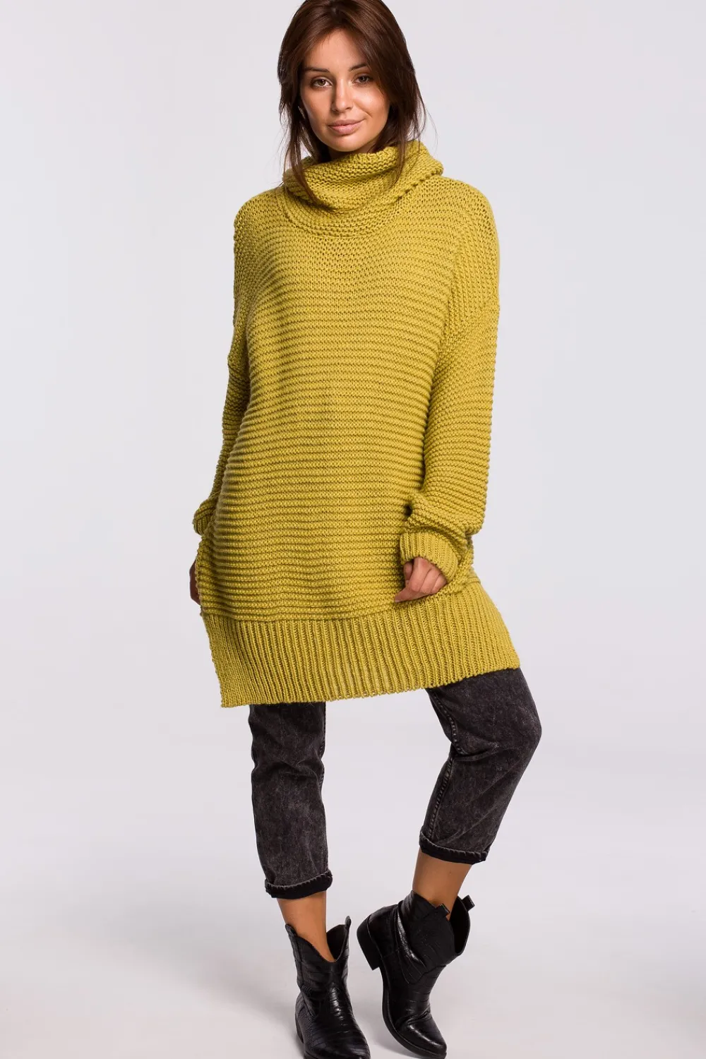 Sweter oversize z golfem - limonkowy Swetry