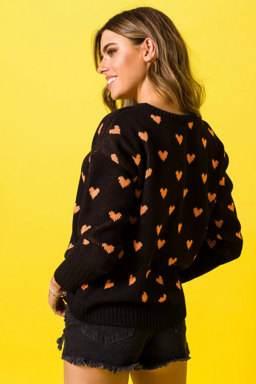 Hot Sweter w serduszka - czarny Swetry