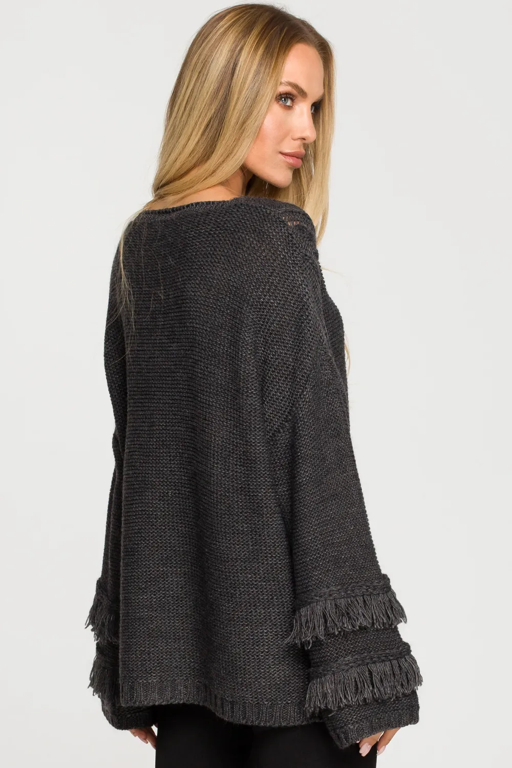 Sweter w stylu boho z frędzlami - grafitowy Swetry