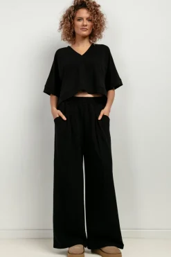 Best zeroka buza z krótki rękawe i dekote V - czarna Bluzy|Bluzki