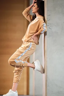 Outlet Weurowa buza z apaai - beżowa Odzież Casualowa|Bluzy