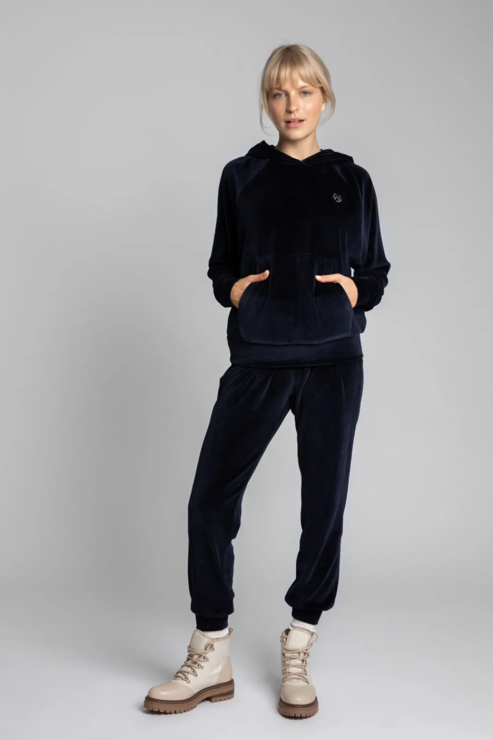 Hot Weurowa buza z nietoperzowyi rękawai - granatowa Odzież Casualowa|Bluzy