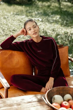 Outlet Weurowa buza z wyputką - bordowa Odzież Casualowa|Bluzy